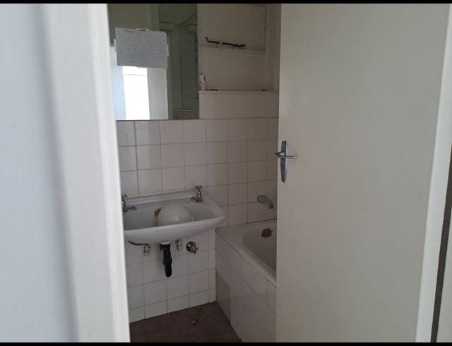 2 BEDROOM APARTMENT FOR SALE IN KENSINGTON